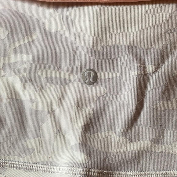 Lululemon leggings size 6 - Picture 2 of 3